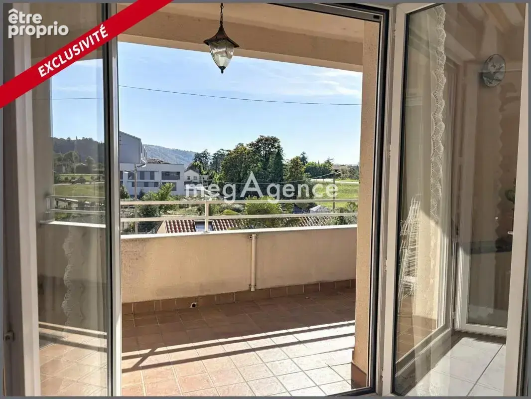 À vendre – Spacieux appartement T4 avec balcon plein sud et garage à Sainte-Colombe - photo 4