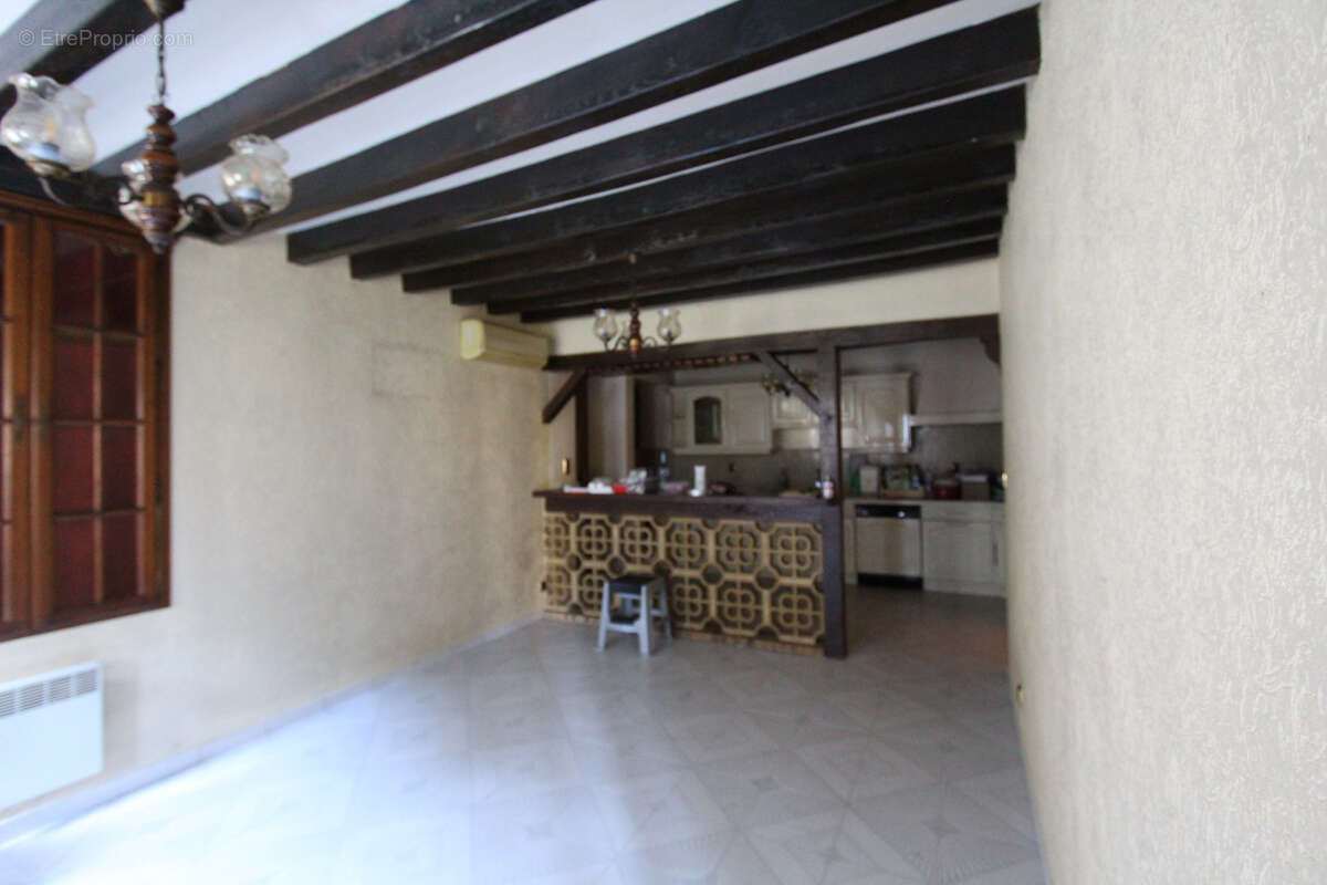 Maison à CHATEAUNEUF-VAL-DE-BARGIS