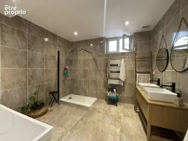 EXCLUSIVITE! Longère intégralement rénovée à AUTUN, 5 chambres, jardin clos et dépendances. - photo 12