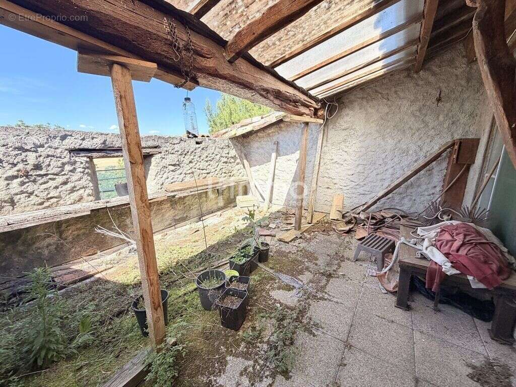 Maison de caractère à réinventer - Fort potentiel - photo 14