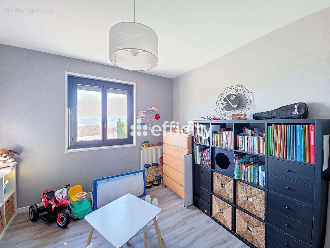 Maison à SAINT-ROMAIN-EN-JAREZ