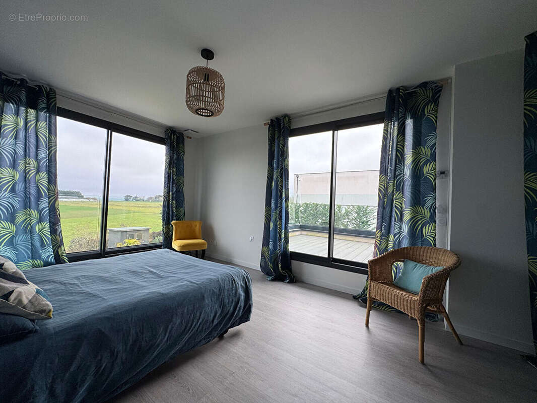 Maison à SAINT-NOM-LA-BRETECHE