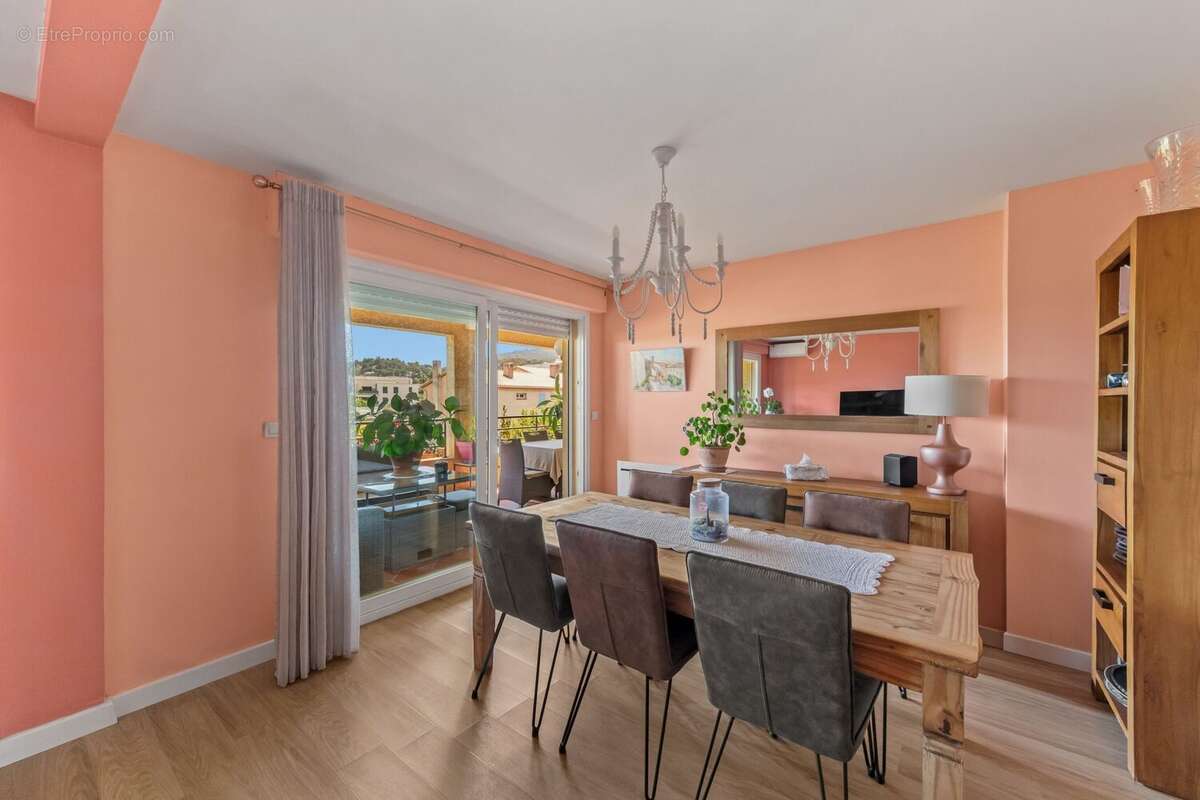 Appartement à HYERES