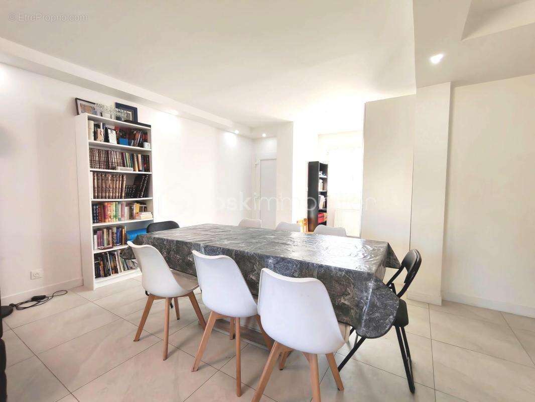 Maison à SARCELLES