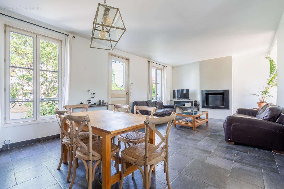 Maison à LE PERREUX-SUR-MARNE