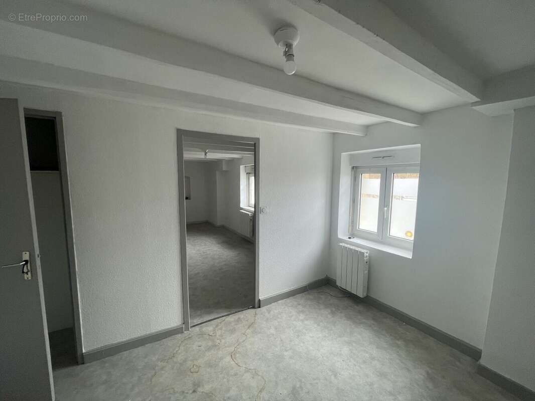 Appartement à BOURG-DE-PEAGE