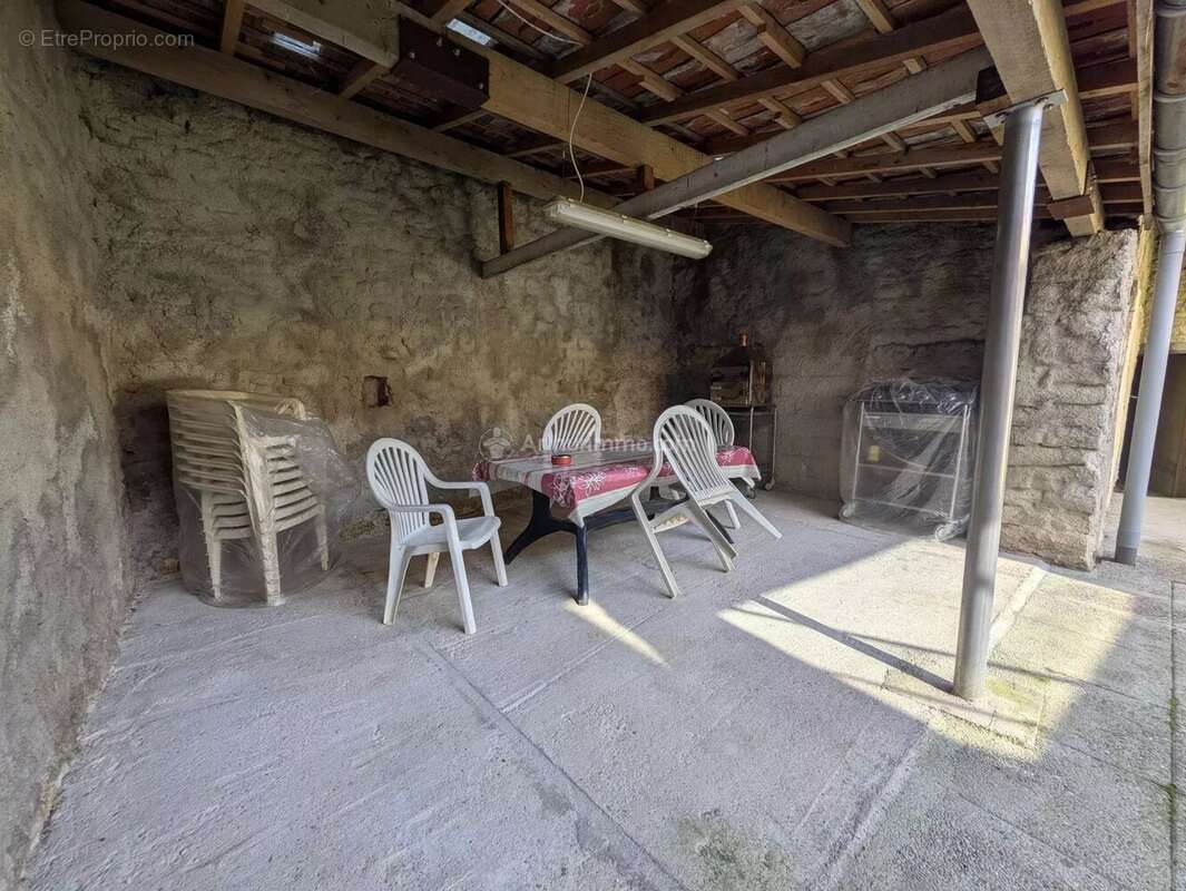 Maison à NEUFCHATEAU