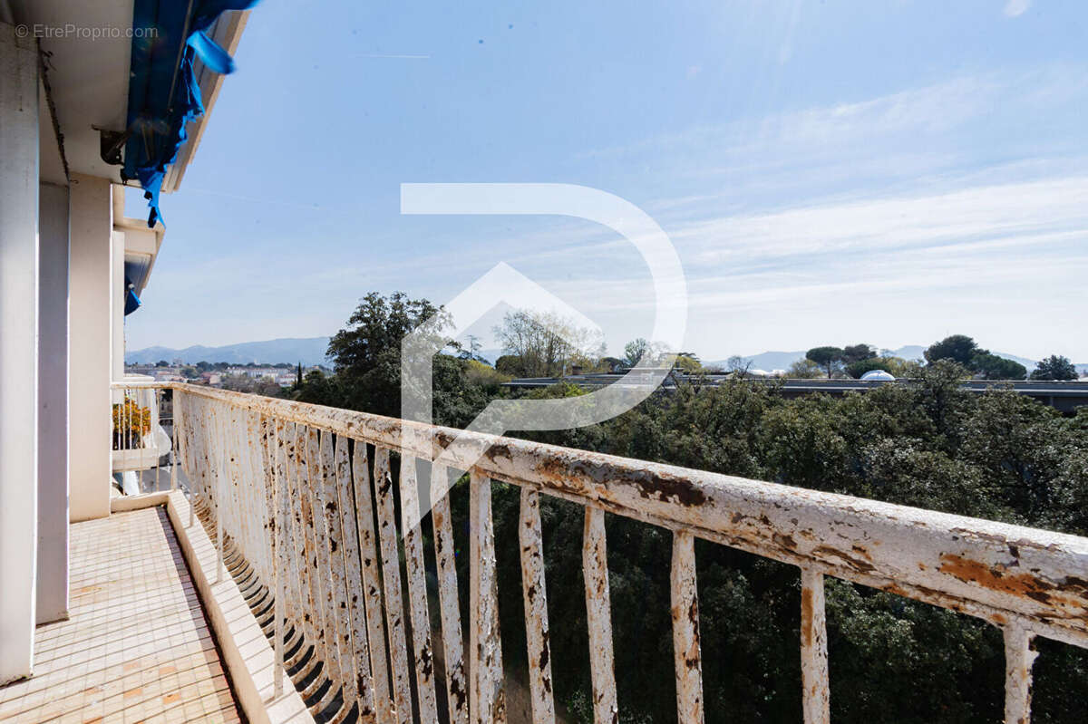 Appartement à MARSEILLE-4E