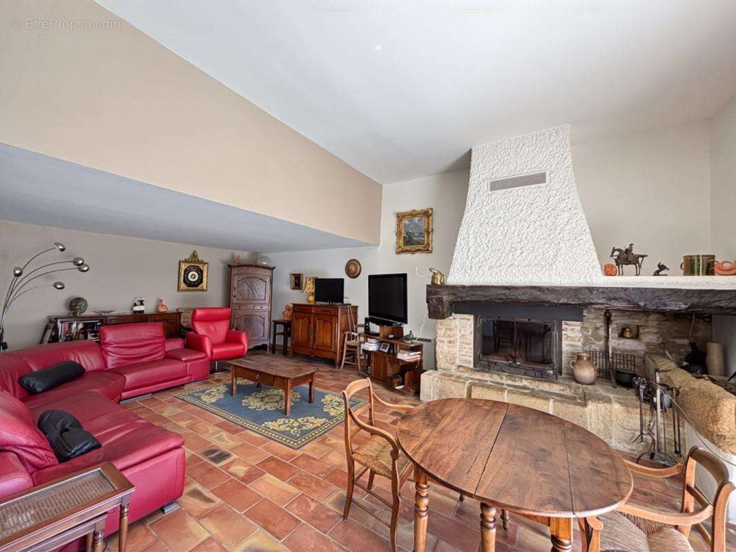 Maison à CADEROUSSE