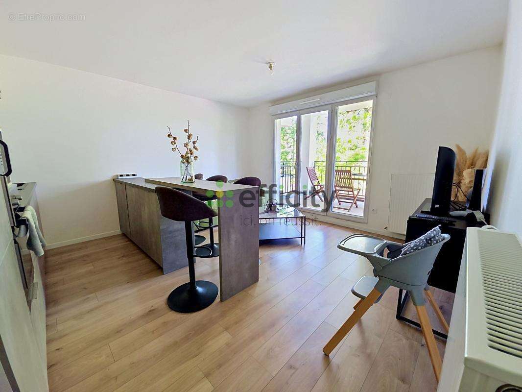 Appartement à LE PLESSIS-TREVISE