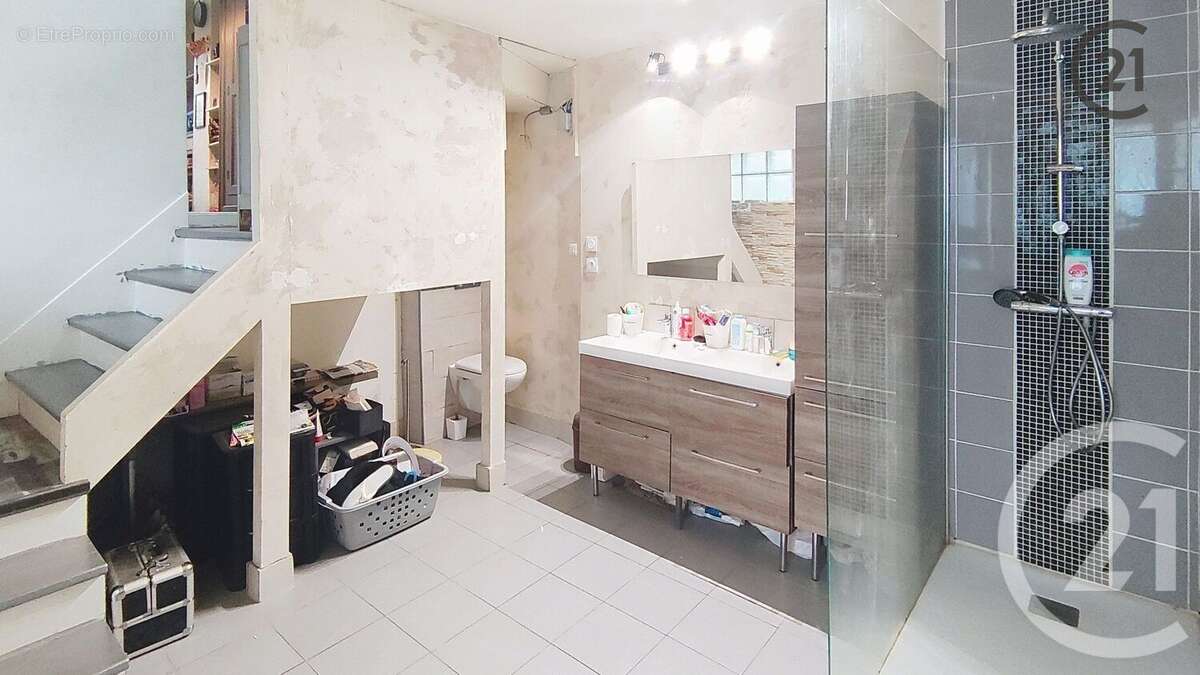 Maison à VERT-SAINT-DENIS