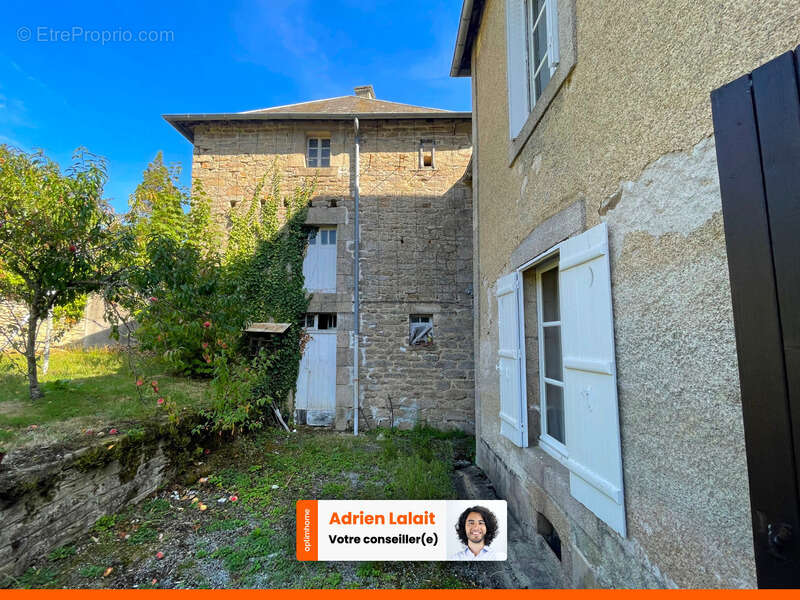 Maison à BERSAC-SUR-RIVALIER