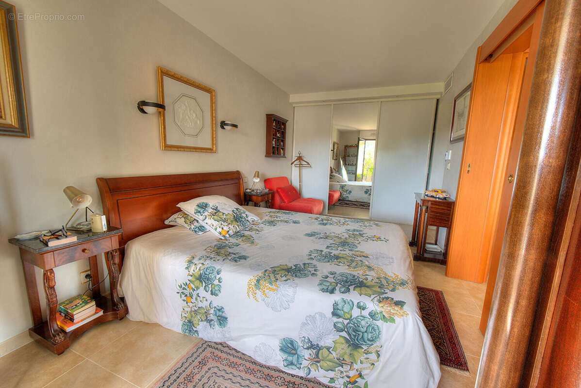 Appartement 3 pieces 84 m2 piscine commerces saint-raphael - photo 13