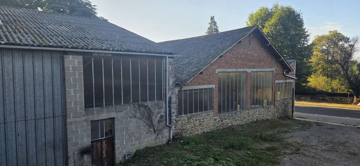ENTREPOT de 500M2 +  MAISON 3 chambres - photo 12