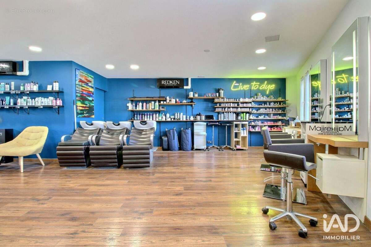 Photo 2 - Commerce à CABRIES