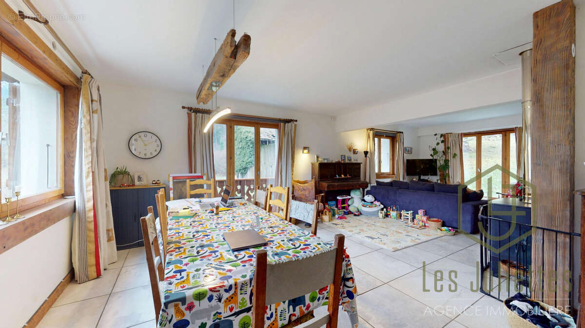 Maison à LA VERNAZ