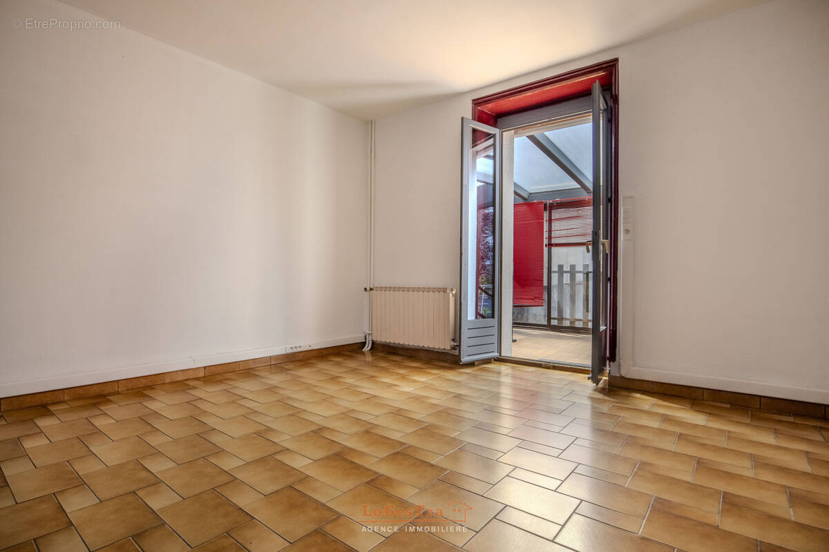 Maison à CONTREXEVILLE