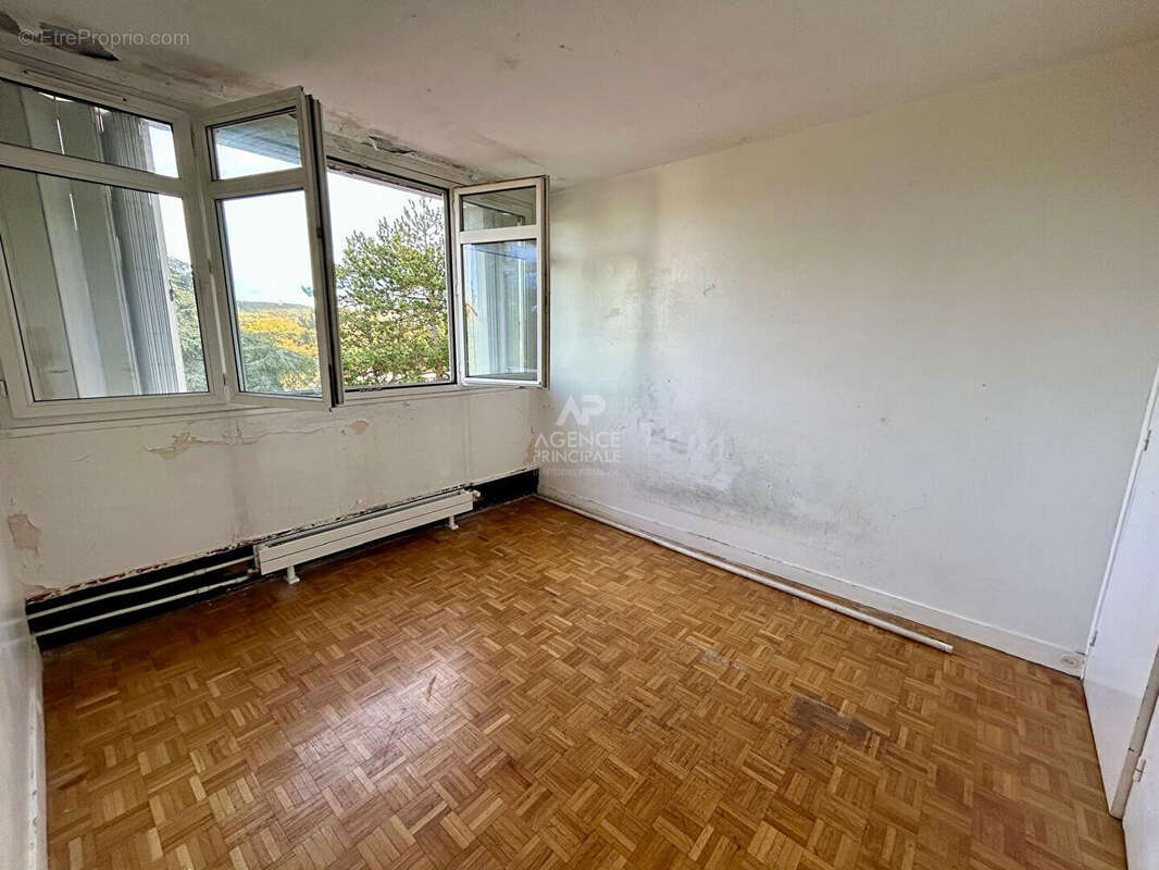 Appartement à VERNEUIL-SUR-SEINE