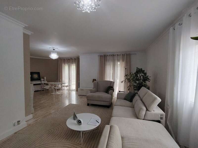 Maison à NEUVILLE-DE-POITOU