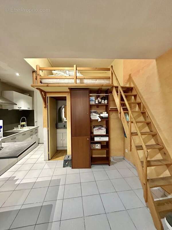 Appartement à PEZILLA-LA-RIVIERE