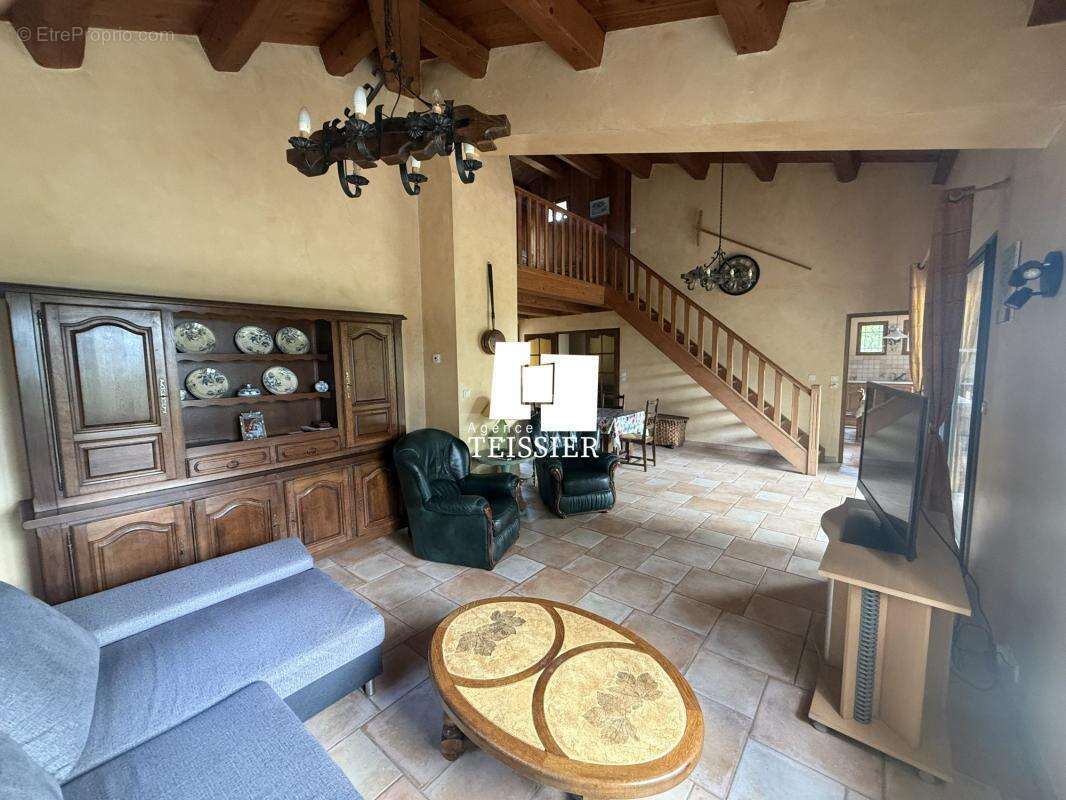 Maison à LES SALELLES