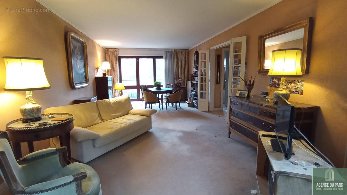 Appartement à VILLE-D'AVRAY