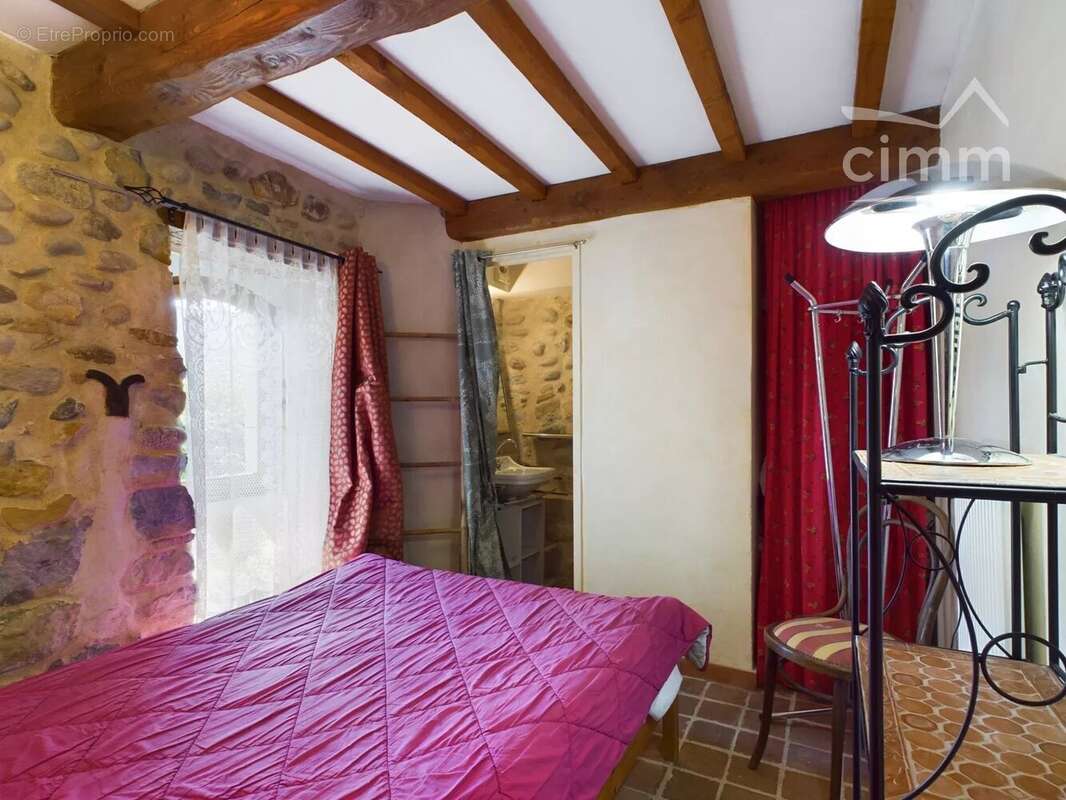 Maison à GROSPIERRES