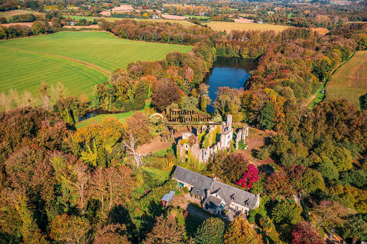 Maison à PLOUEGAT-GUERAND