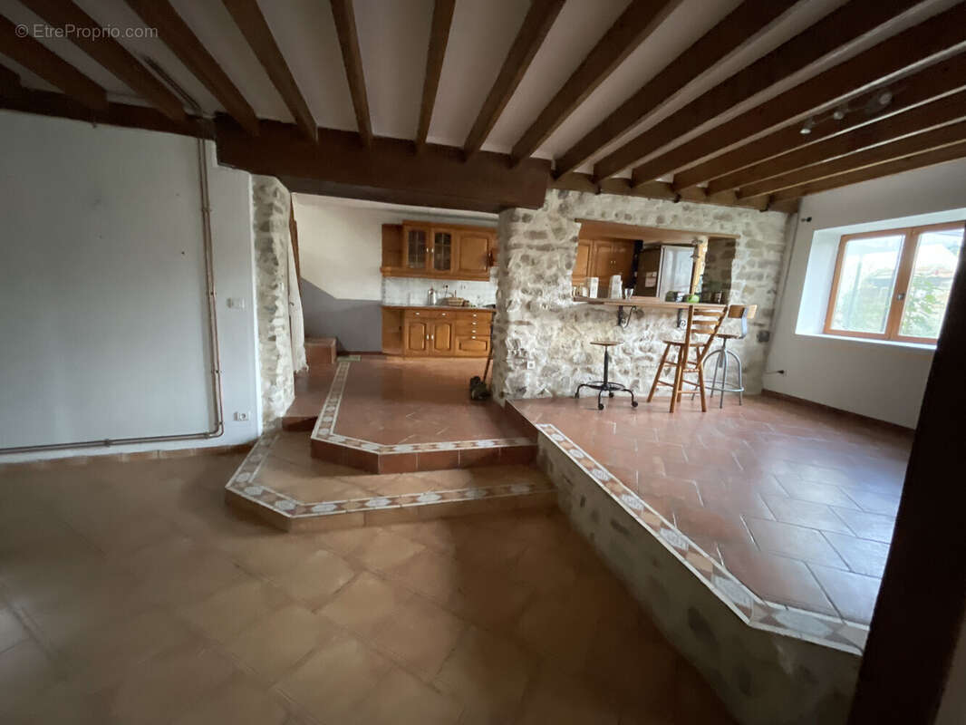 Lot de 6 biens à aménager 5 - Maison à VER-SUR-LAUNETTE
