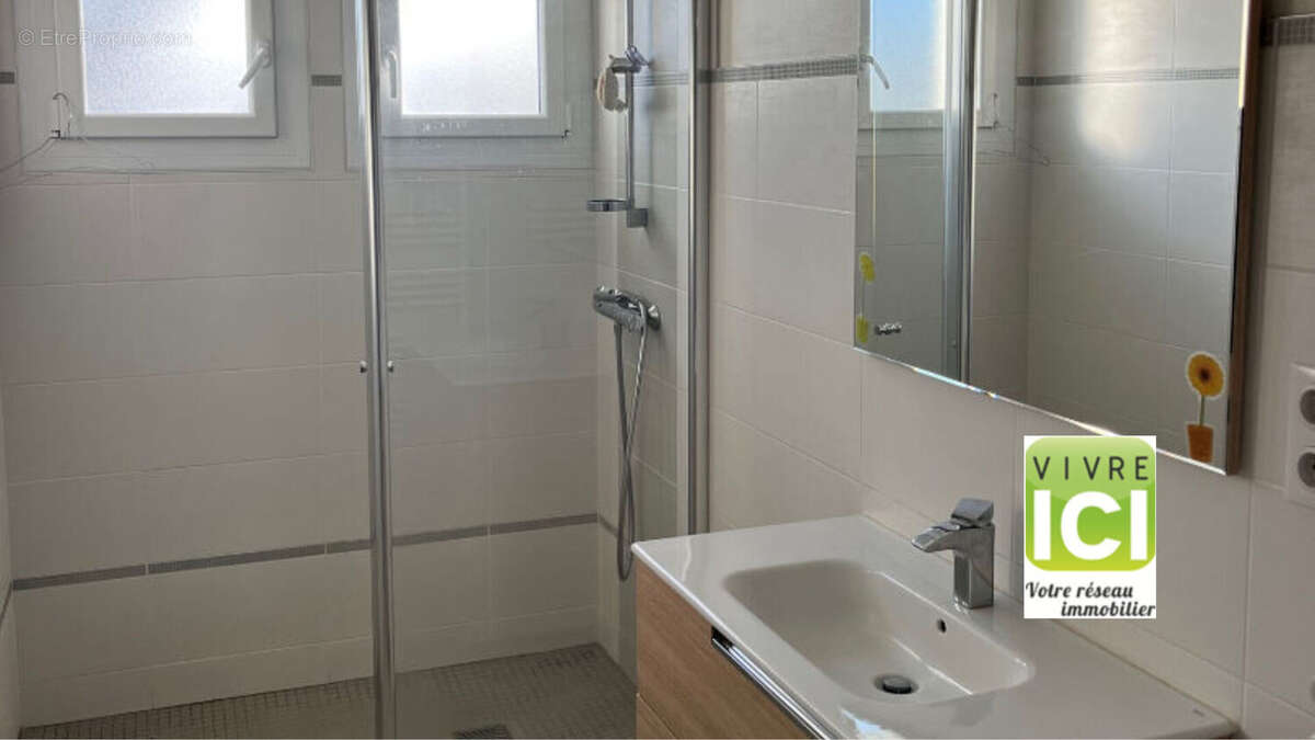 Maison à LA CHAPELLE-BASSE-MER