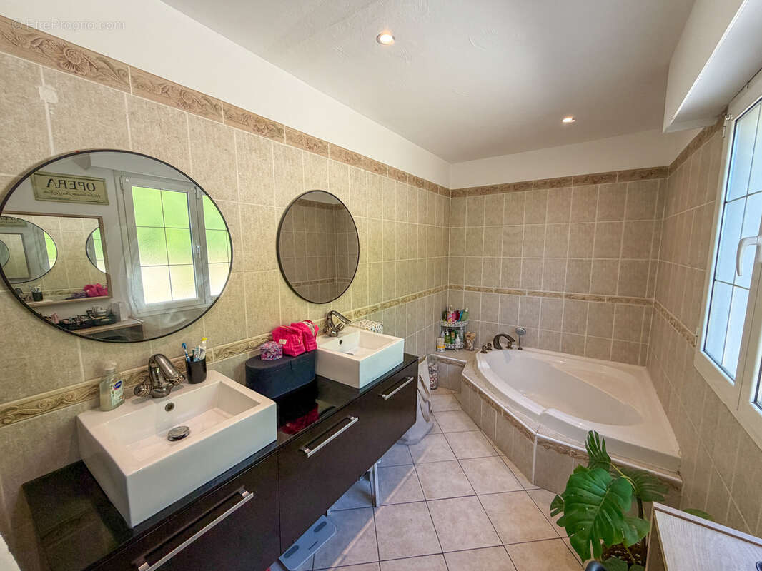 Maison à CAGNES-SUR-MER