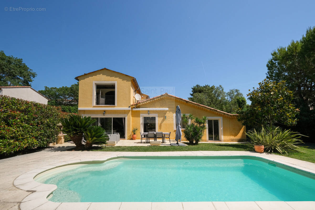 Maison à VILLENEUVE-LOUBET