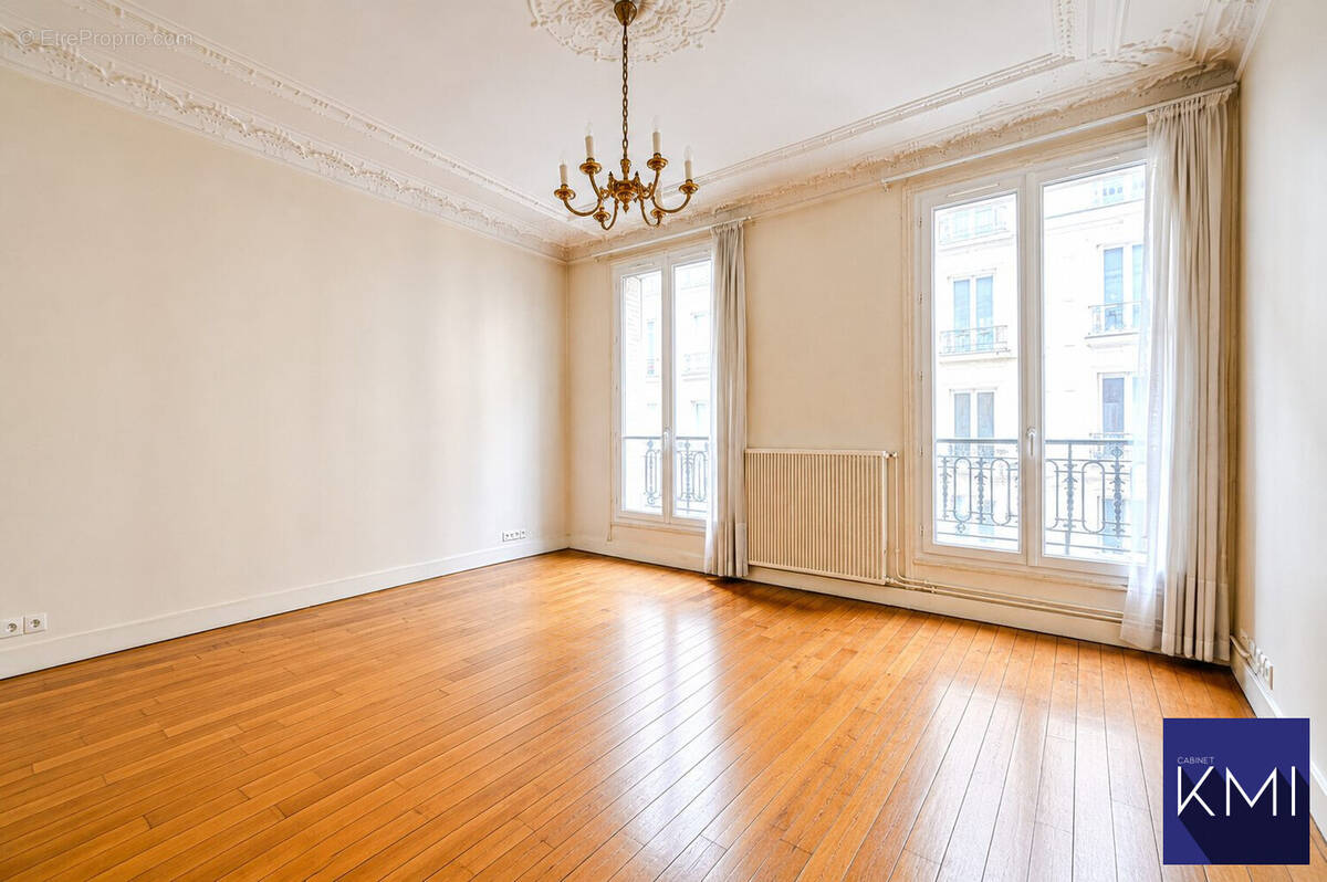 Appartement à PARIS-11E