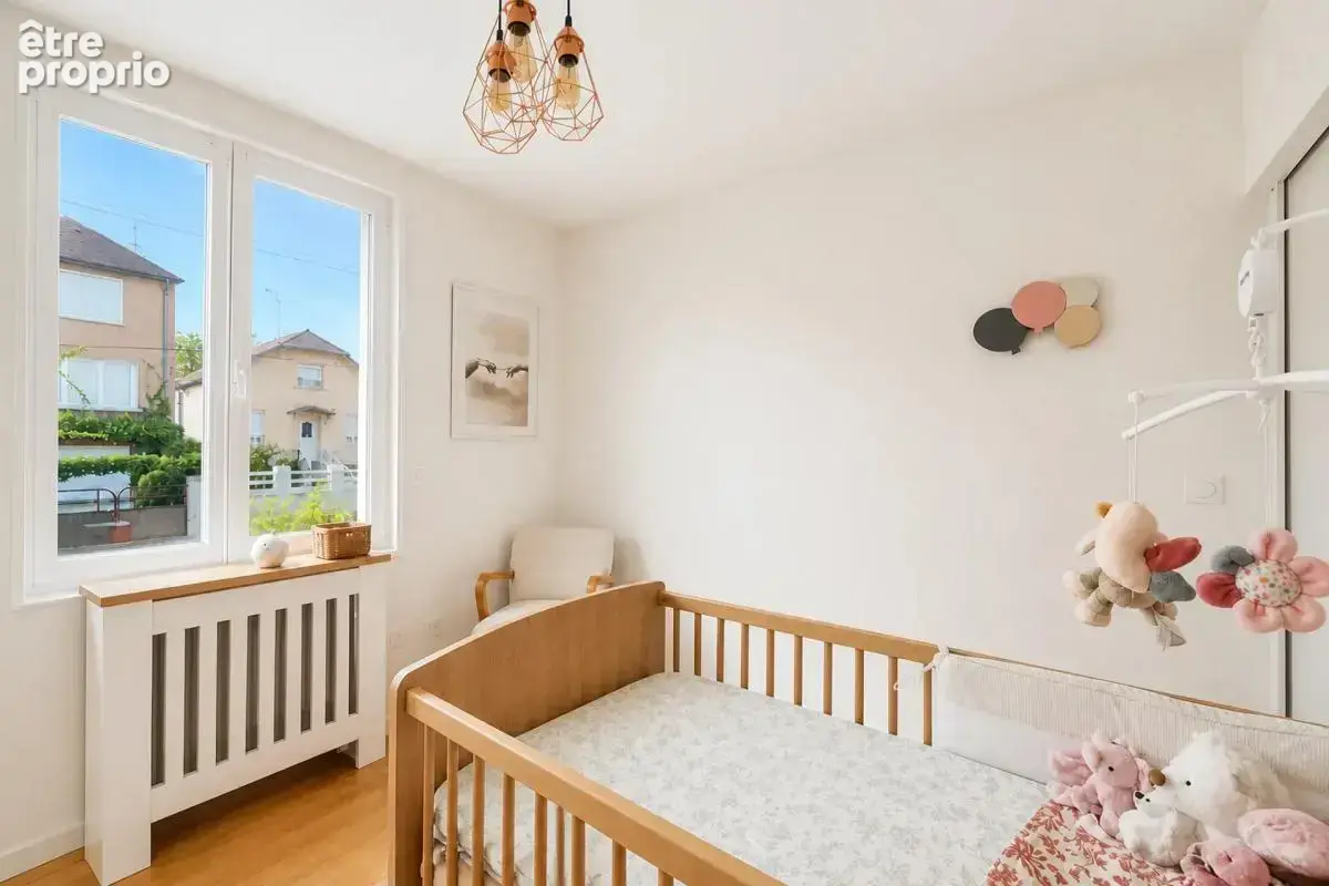 Maison de 5 pièces de 104 m² à Laval - photo 8