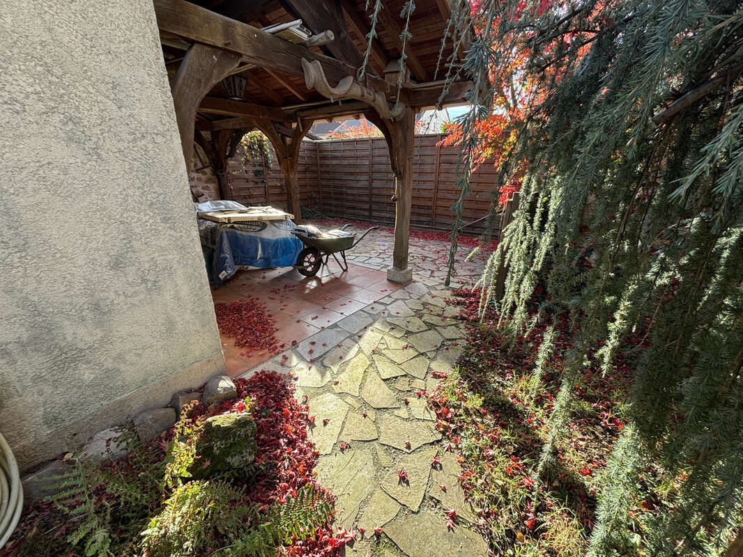 Maison à SAINTE-GENEVIEVE-DES-BOIS