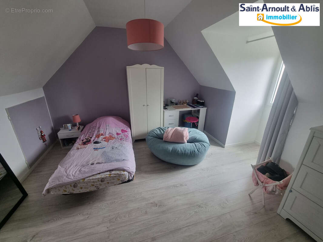 Maison à SAINT-ARNOULT-EN-YVELINES