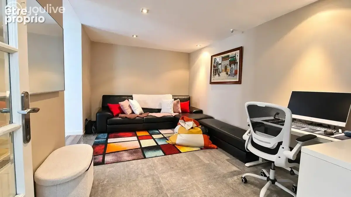 Centre Ville- Saint-Sébastien-sur-Loire – Plain-pied de 195 m² avec studio et bureau - photo 4