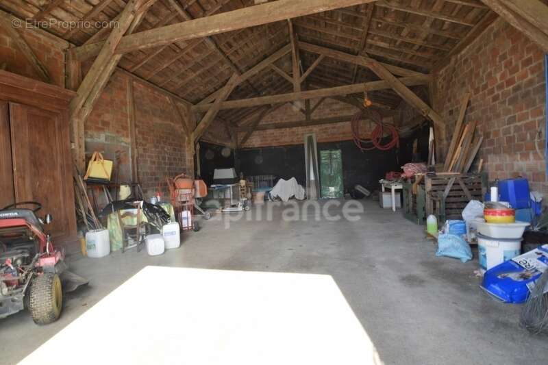 Maison de 223m2 - 3 chambres - piscine - dépendances à BEAUPUY (47) - photo 16
