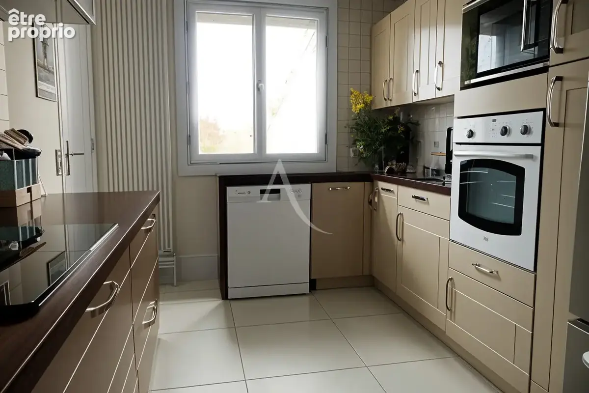 Exclusivité - Superbe maison familiale aux prestations soignées de 168 m² - photo 8