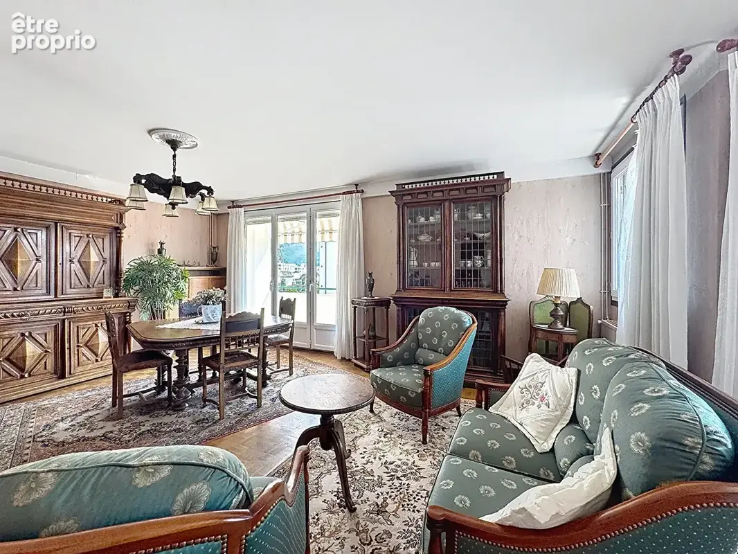 Appartement traversant de 82,64 m² - Dernier étage - À rénover selon vos envies - photo 3