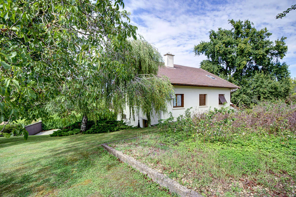 Maison à AMBERIEU-EN-BUGEY