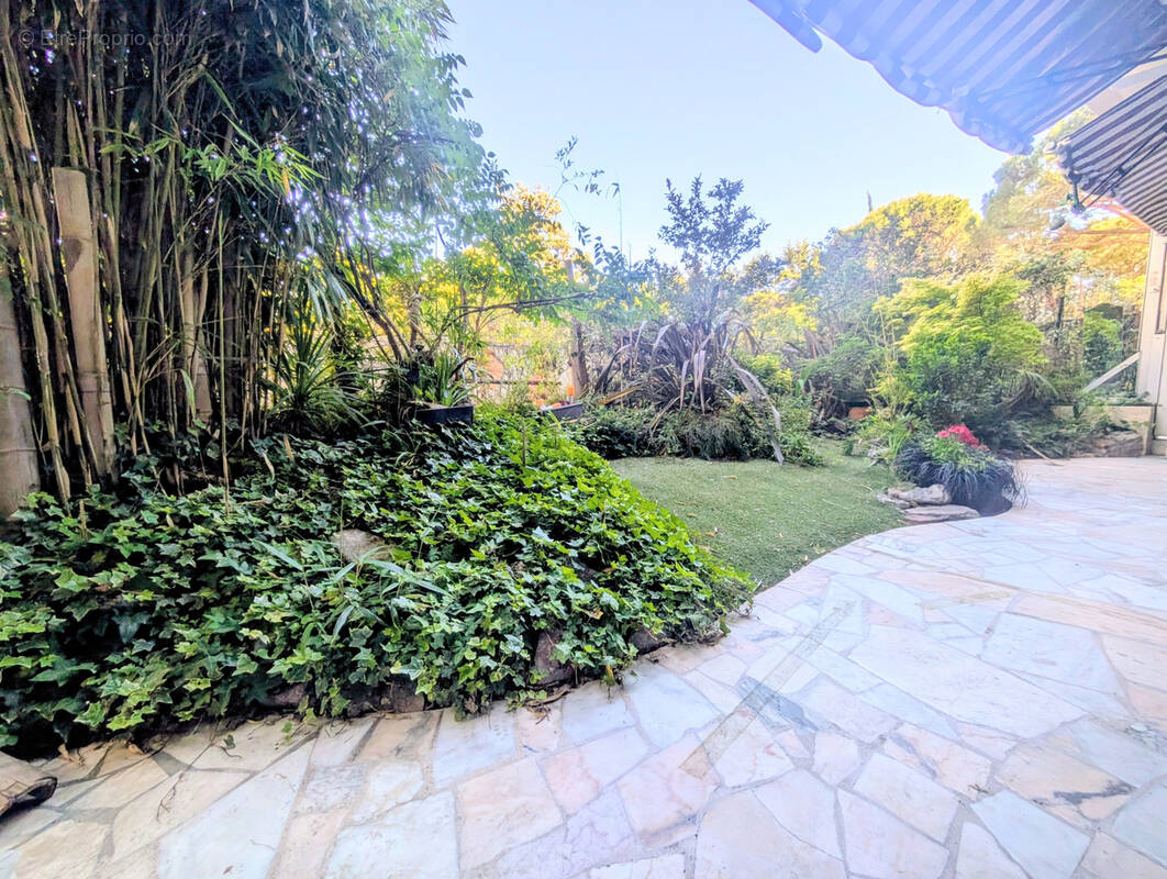 Appartement à MANDELIEU-LA-NAPOULE