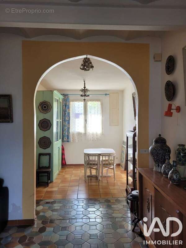 Photo 6