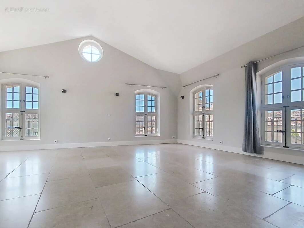 Appartement à UZES