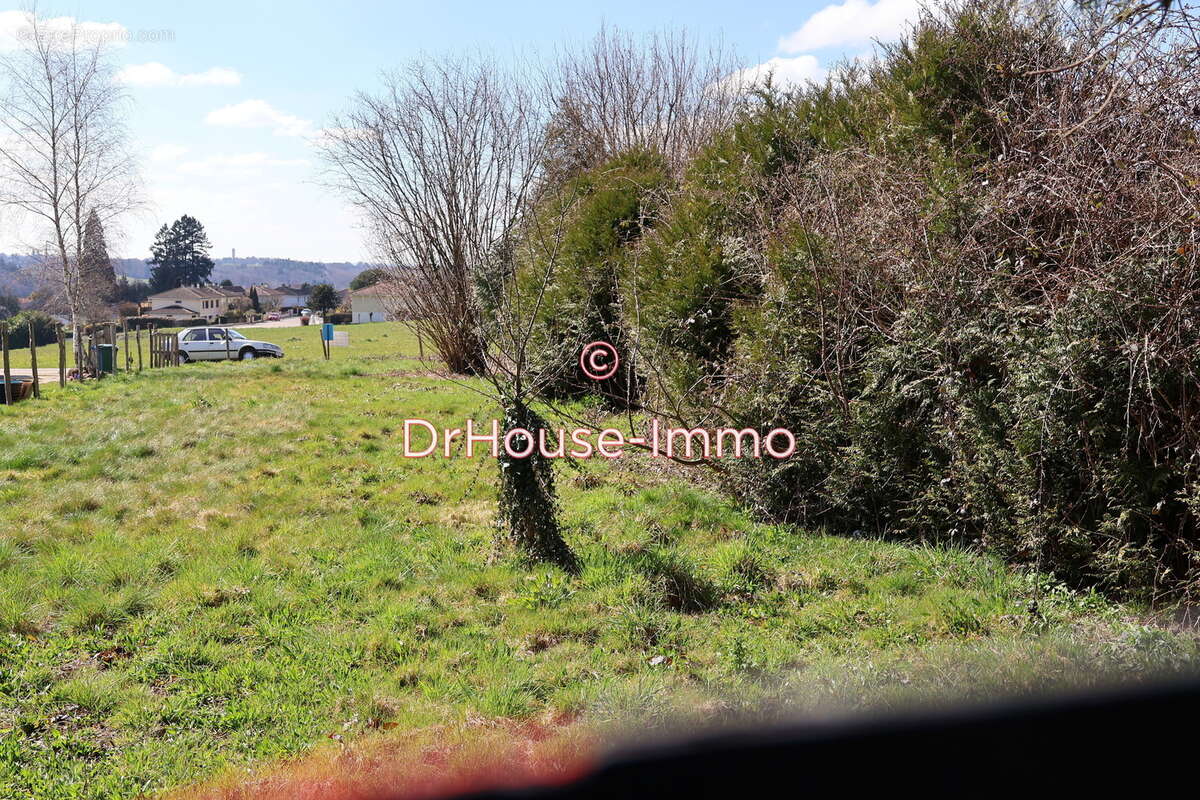 Terrain à SAINT-JUST-LE-MARTEL