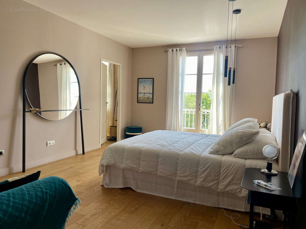 Maison à SAINT-YRIEIX-SUR-CHARENTE