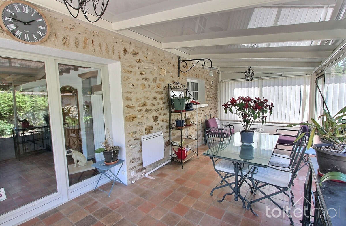 Maison à LA CELLE-LES-BORDES