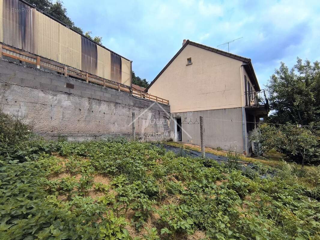 Maison à SAINT-ELOY-LES-MINES
