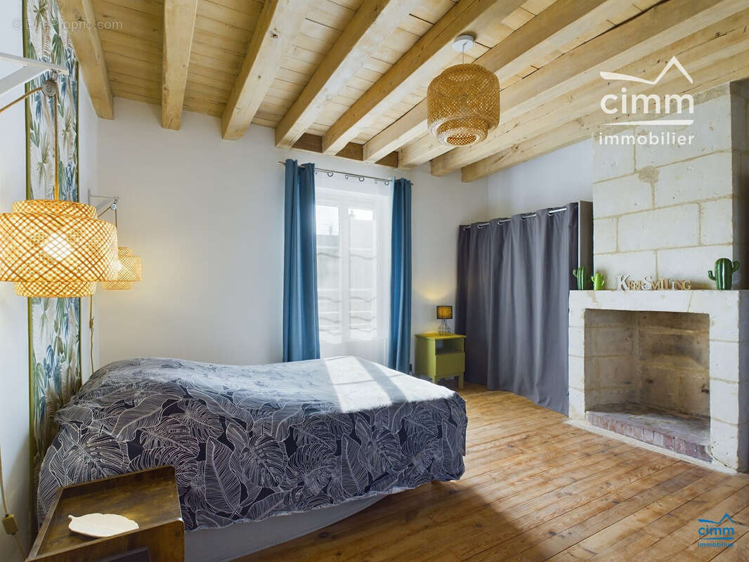 Maison à LONGUE-JUMELLES