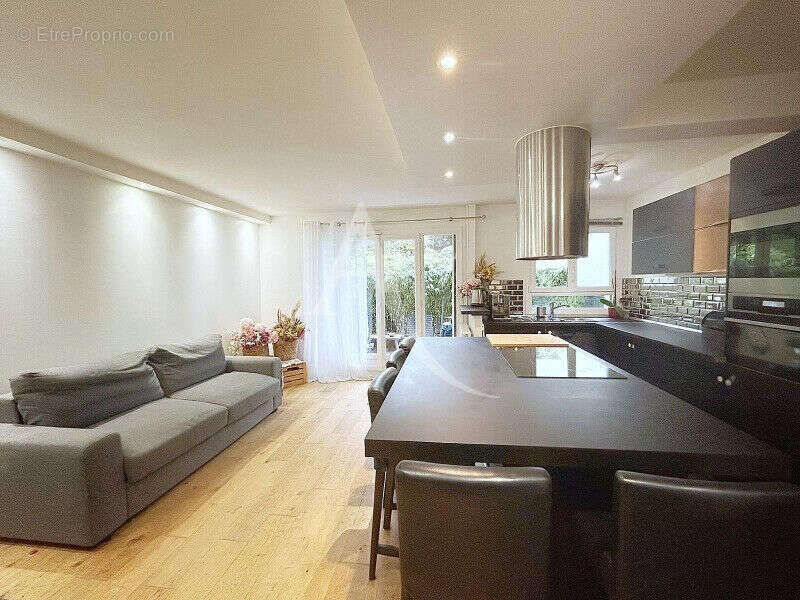 Appartement à SURESNES